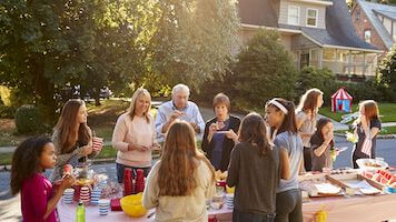 Tips for Organizing a Neighborhood Block Party